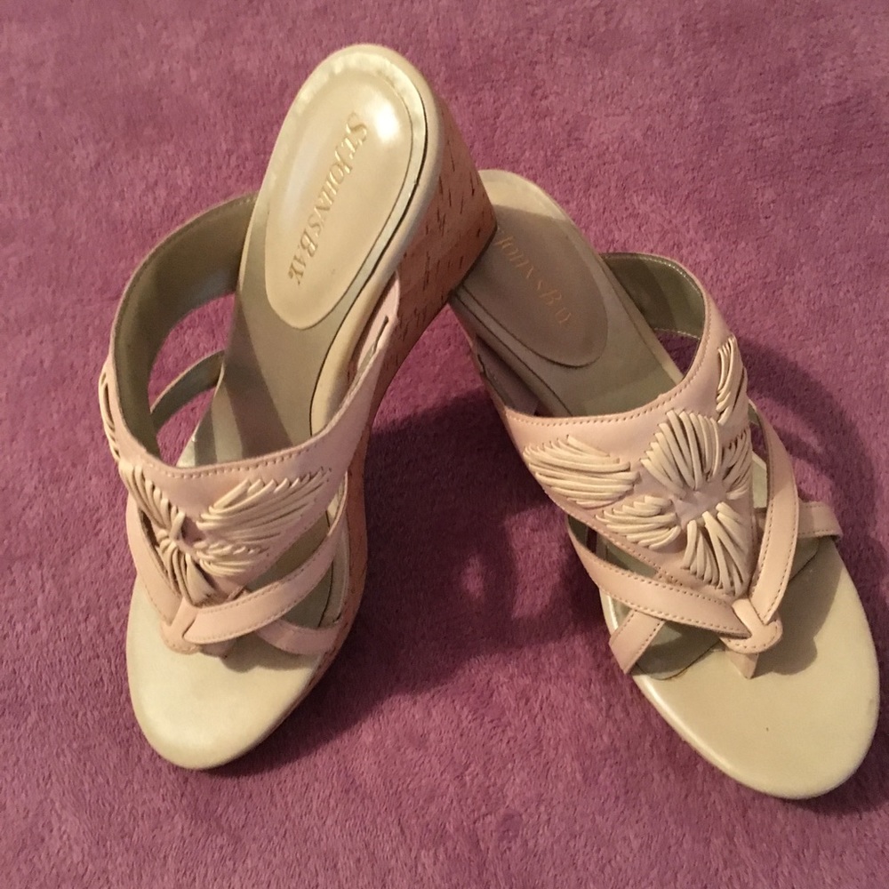 St. John’s Bay | Tan Wedges - Picture 1 of 3